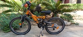 Bicicleta de montaña infantil KTM naranja