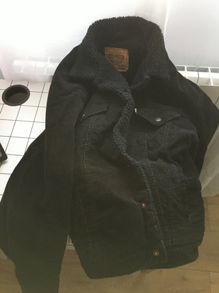 Cazadora Pana Levi's Negra Forro Borreguito