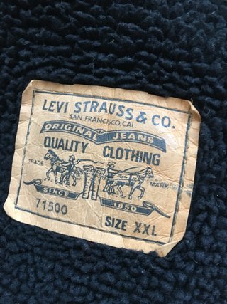 Cazadora Pana Levi's Negra Forro Borreguito
