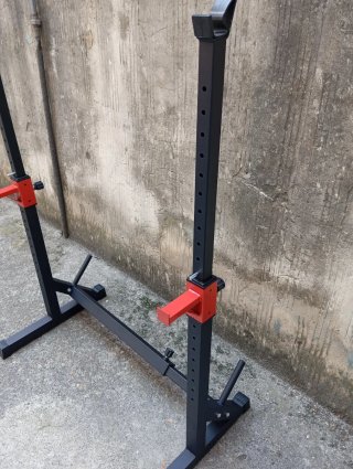 Porta bilanciere nero e rosso.