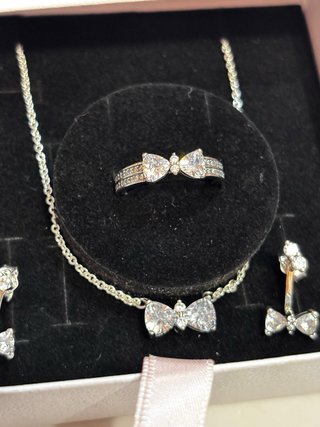 Conjunto Pandora: Anillo, Collar y Pendientes