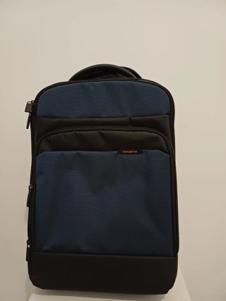 Mochila Samsonite, de alta calidad y casi sin uso.