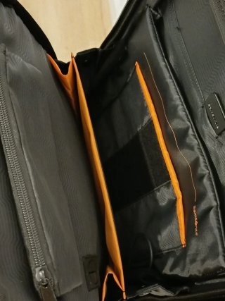 Mochila Samsonite, de alta calidad y casi sin uso.