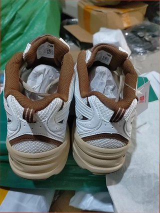 New Balance NB 530 Beige/Marrón Talla 37