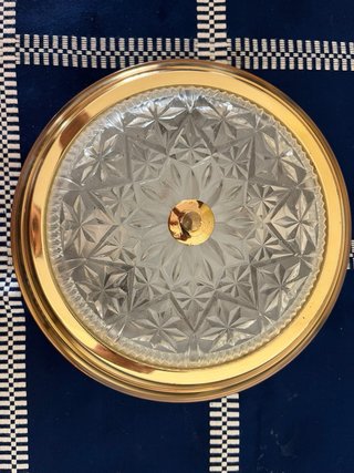 Lámpara de techo dorada y cristal