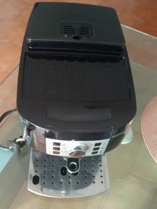 Cafetera Super Automática DeLonghi