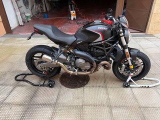 Ducati Monster 821 50.300 km  Limitable para el A2