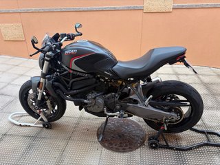 Ducati Monster 821 50.300 km  Limitable para el A2