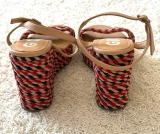 Sandalias cuña Gioseppo multicolor