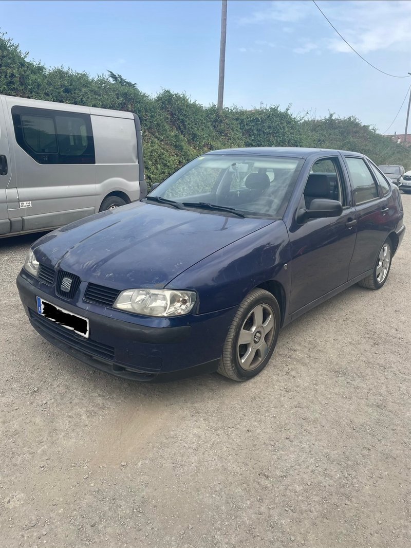 SEAT Cordoba 2002 - foto 1