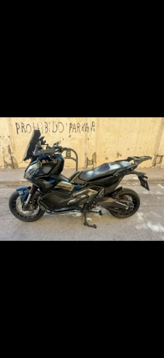 Honda X-ADV 750 Negra