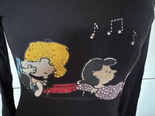 T-shirt Peanuts – Schroeder e Lucy