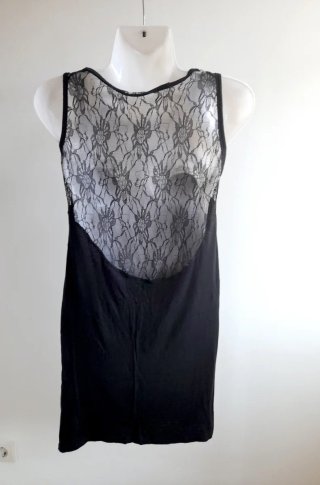 Vestido negro con encaje