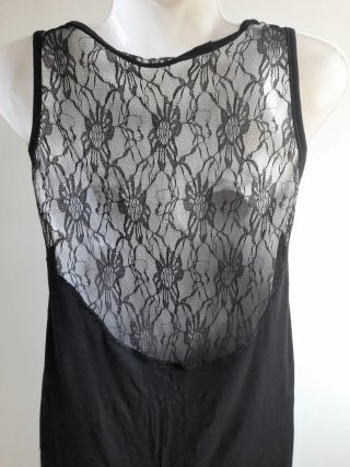 Vestido negro con encaje