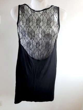 Vestido negro con encaje