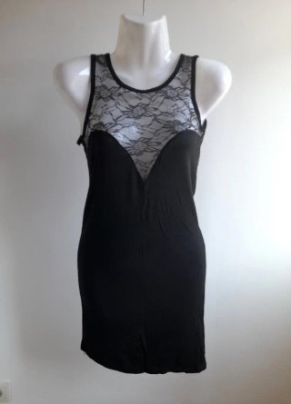 Vestido negro con encaje