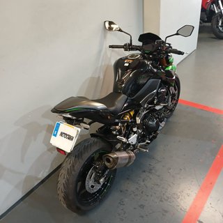 Kawasaki Z900 Performance 2023