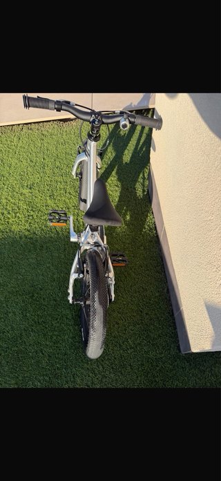 Bicicleta Niño Early Rider Belter 14. Tiene 1 año