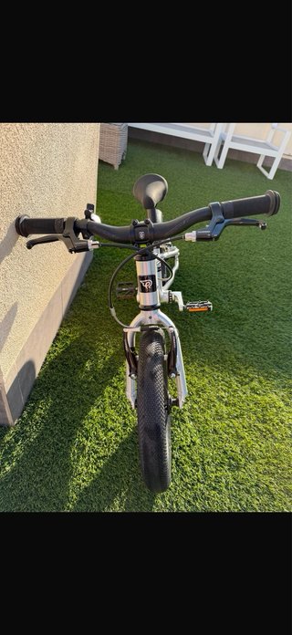 Bicicleta Niño Early Rider Belter 14. Tiene 1 año