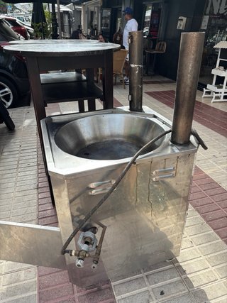 Freidora de acero inoxidable con ruedas