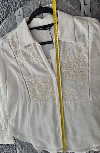 Camisa Zara bordada blanca Talla L