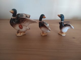 3 Figuras de cerámica de gansos