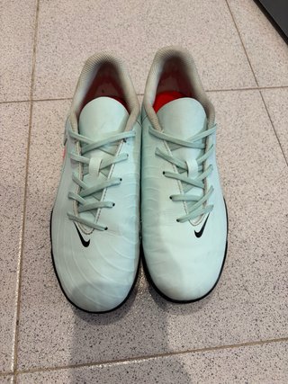 Botas fútbol Nike phantom multitaco azul claro
