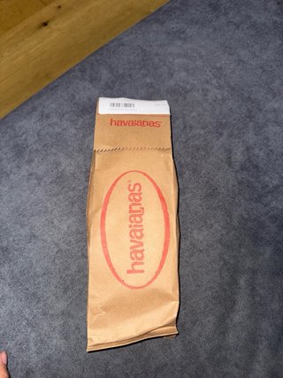 Havaianas doradas y beige