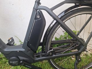 Bicicleta Eléctrica Cube Town Hybrid Pro 500