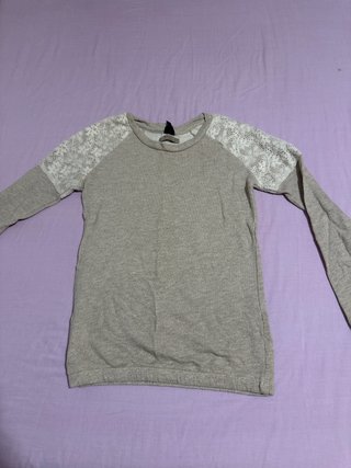 Jersey Bershka beige y blanco