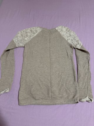 Jersey Bershka beige y blanco
