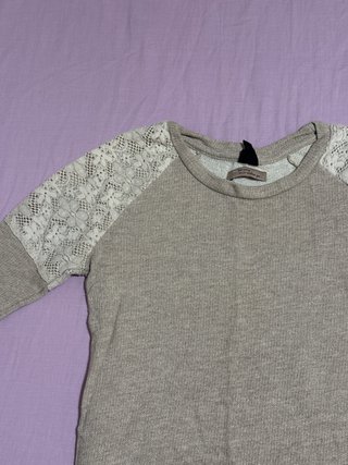 Jersey Bershka beige y blanco