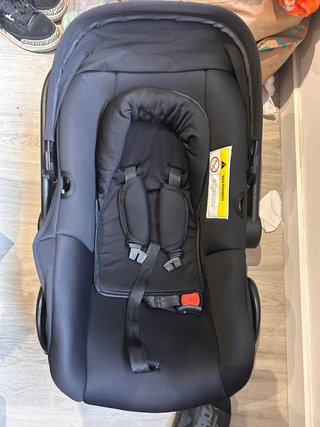 Silla de coche y cochecito de bebé