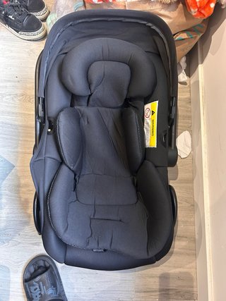 Silla de coche y cochecito de bebé