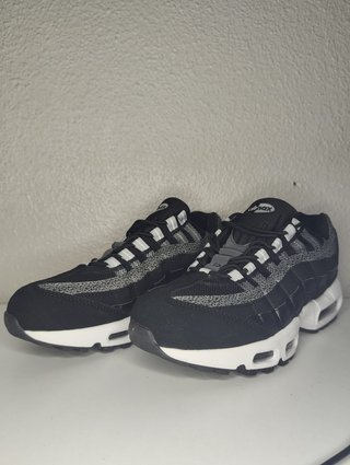 Nike Air Max 95 Talla 43 Negras y Blancas