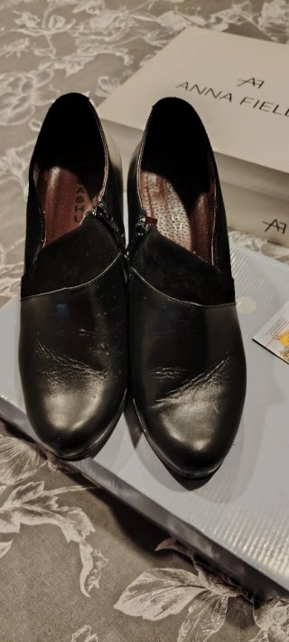 Zapatos de tacón negros con plataforma