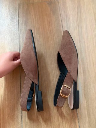Zapatos slingback tacón bajo ante