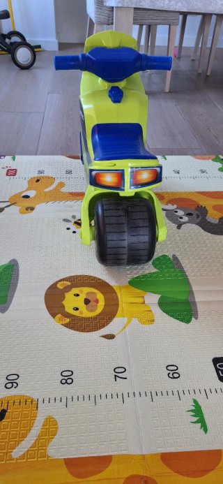 Moto correpasillos Moltó Juguettos verde.