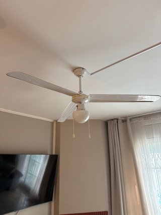 Ventilador de Techo Grande con Luz