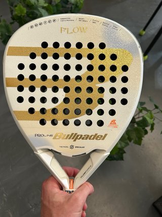 Pala Bullpadel Flow Ale Salazar
