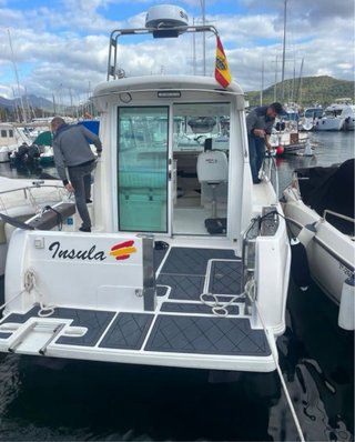 Barco Faeton 840M