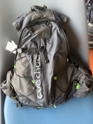 Mochila Quechua con depósito de agua
