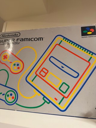 Nintendo Super Famicom en caja