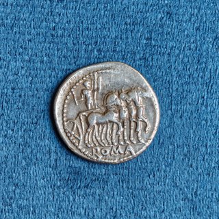 Denario República Romana 130 a.C. Acilia