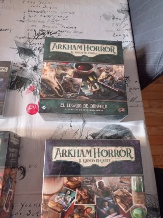 Arkham Horror LCG precintado. Vendo cosas sueltas
