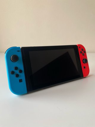 Nintendo Switch V2 + accesorios