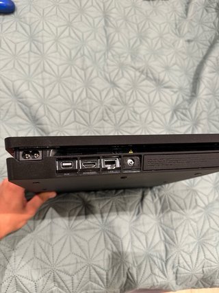 Consola PS4 Sony 500 gb sin mandos