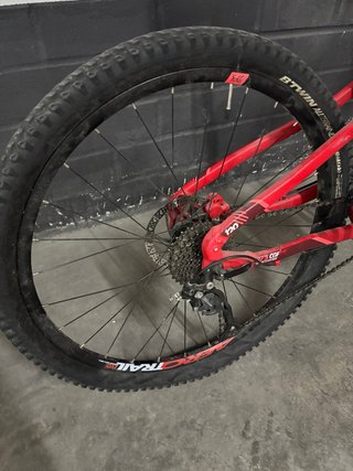 Bicicleta B'Twin Rockrider 540 S Roja