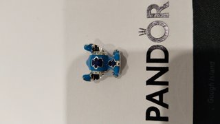 Charm Pandora Stitch Azul y Morado