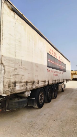 Schmitz tauliner  Se vende 2 tauliner 1 semi